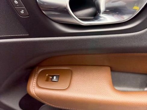 Used 2021 Volvo XC60 T5 Momentum image 49