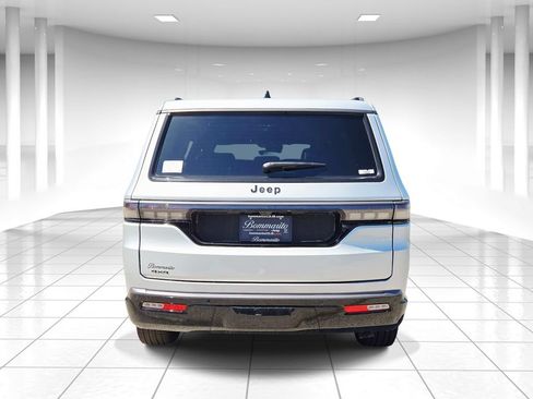 New 2026 Jeep Grand Wagoneer Limited AWD/4WD image 4