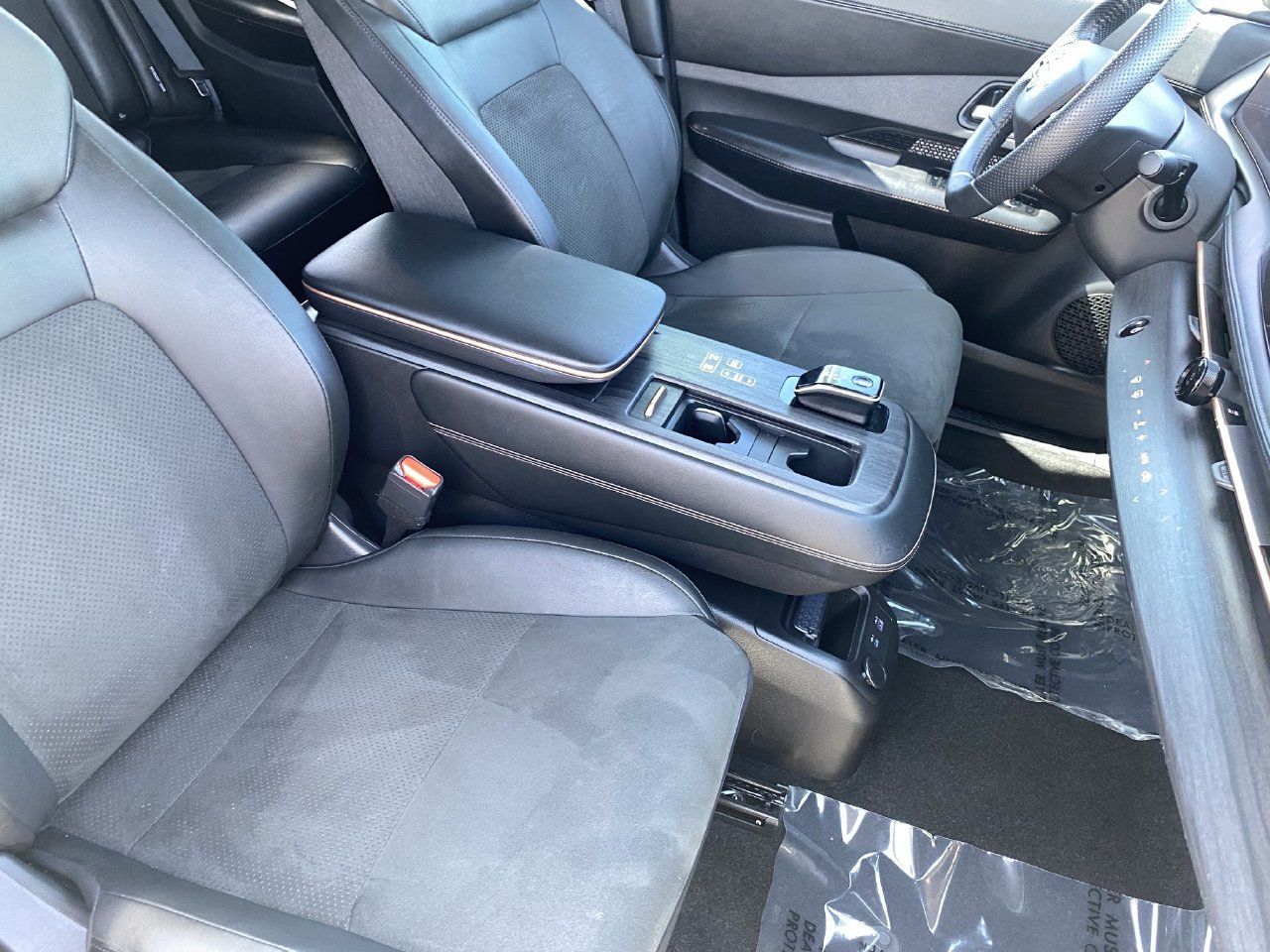 Certified 2024 Nissan Ariya FWD image 11