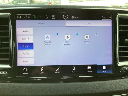 Used 2023 Chrysler Pacifica Touring-L image 5