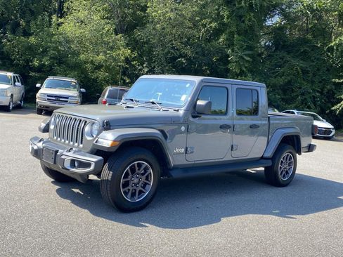 Used 2021 Jeep Gladiator Overland w/ Popular Equipment Package image 3