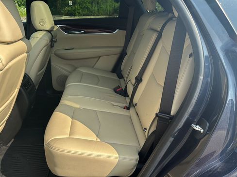 Used 2019 Cadillac XT5 Luxury AWD/4WD image 10