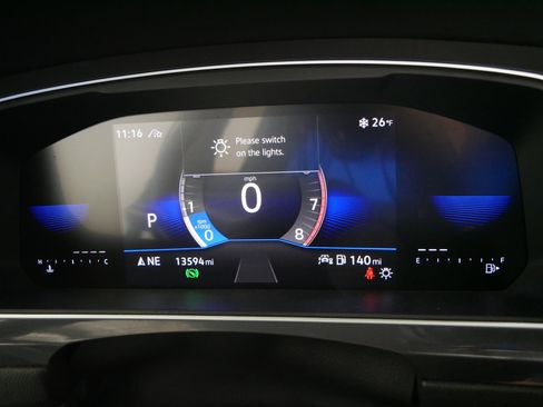 Used 2024 Volkswagen Tiguan SE w/ Panoramic Sunroof Package image 21