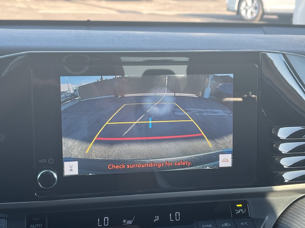Used 2025 Toyota Camry SE w/ Convenience Package FWD image 15