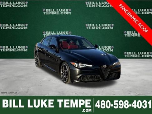 Used 2022 Alfa Romeo Giulia Veloce image 1