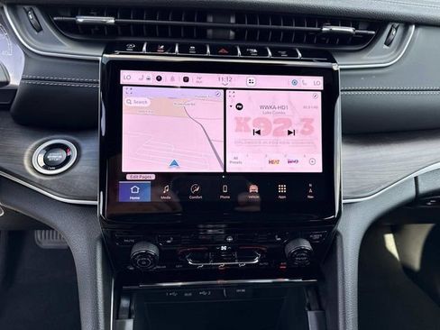 New 2025 Jeep Grand Cherokee Limited w/ Black Appearance Package image 22