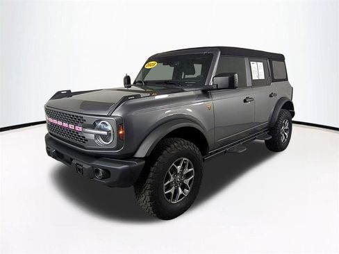 Used 2025 Ford Bronco Badlands AWD/4WD image 9