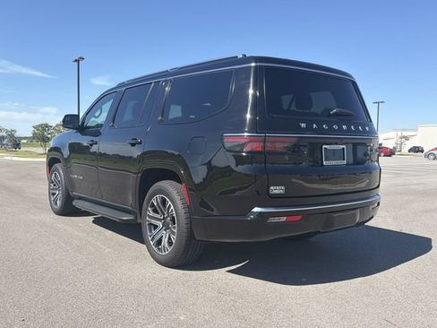 Used 2024 Jeep Wagoneer Series II w/ Flexible Seating Group RWD image 3