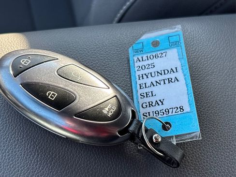 Certified 2025 Hyundai Elantra Sport image 30