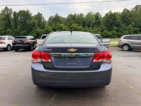 Used 2014 Chevrolet Cruze LS FWD image 6