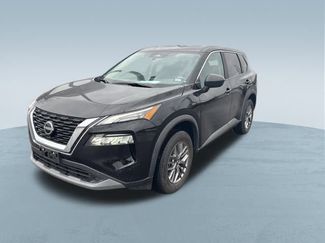 Used 2023 Nissan Rogue S video 3