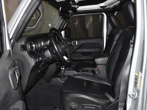 Used 2022 Jeep Wrangler Unlimited Sahara image 14