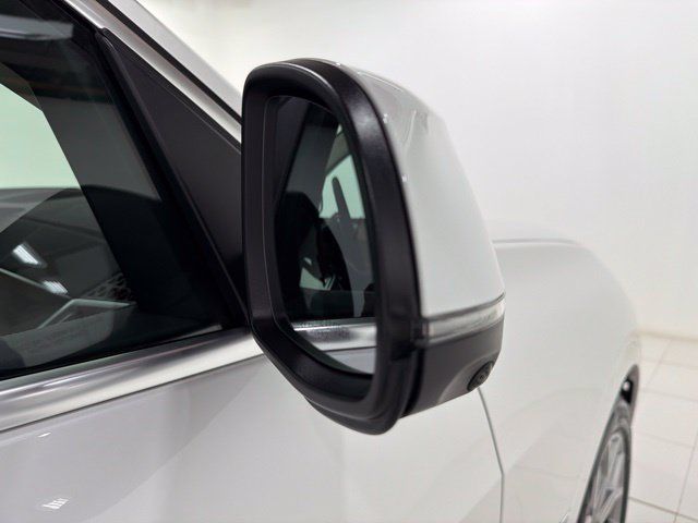 Used 2026 BMW X7 xDrive40i AWD/4WD image 30