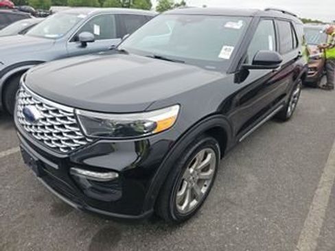 Used 2020 Ford Explorer Platinum w/ Premium Technology Package AWD/4WD image 2