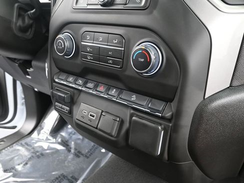 Used 2025 Chevrolet Silverado 2500 Custom w/ Custom Value Package image 21