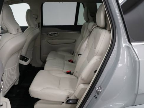 Used 2025 Volvo XC90 B6 Ultra w/ Lounge Package AWD/4WD image 43