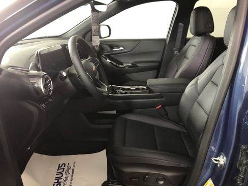 New 2026 Chevrolet Equinox LT w/ Convenience Package II image 9