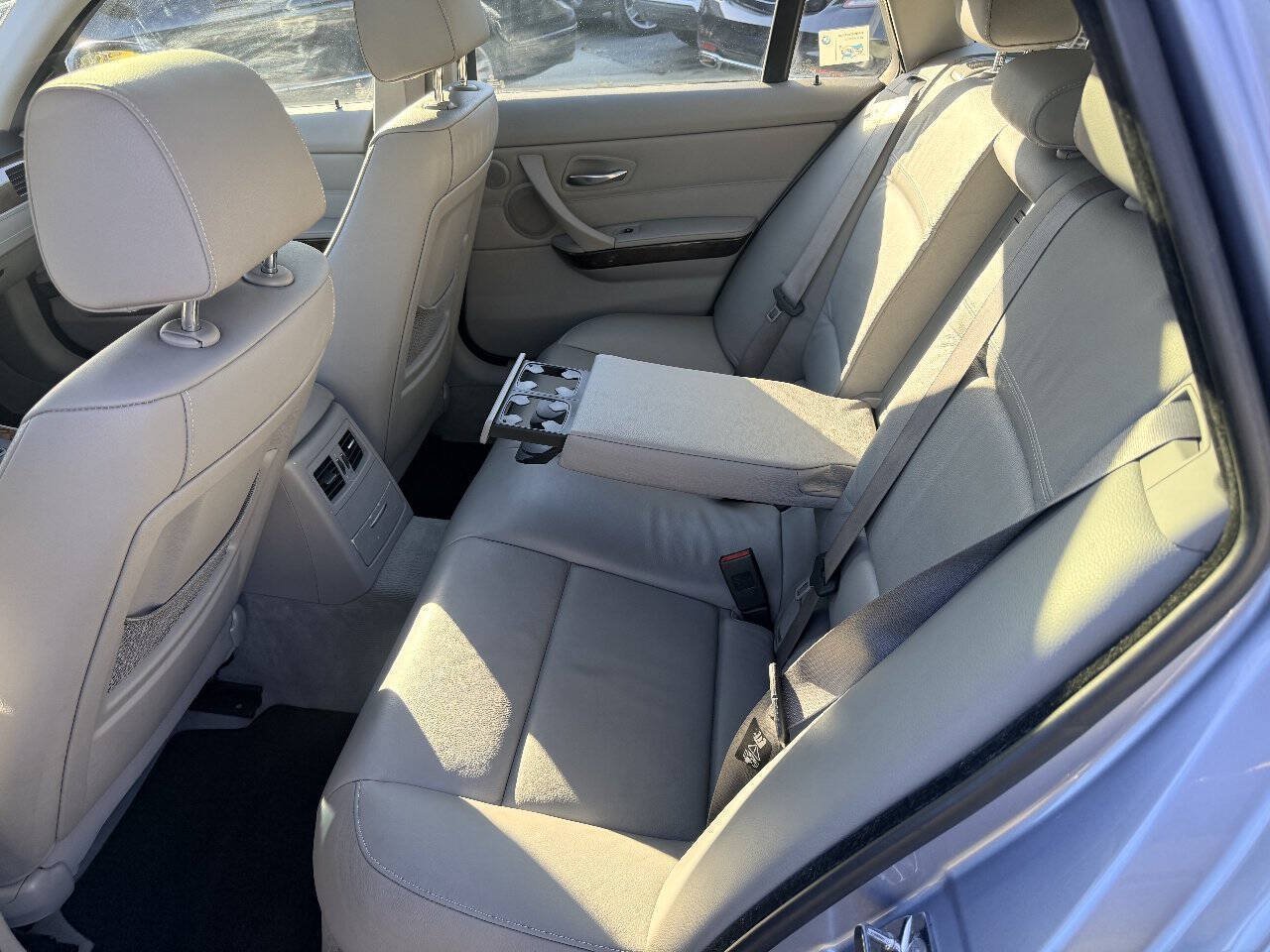 Used 2009 BMW 328i xDrive Wagon AWD/4WD image 19