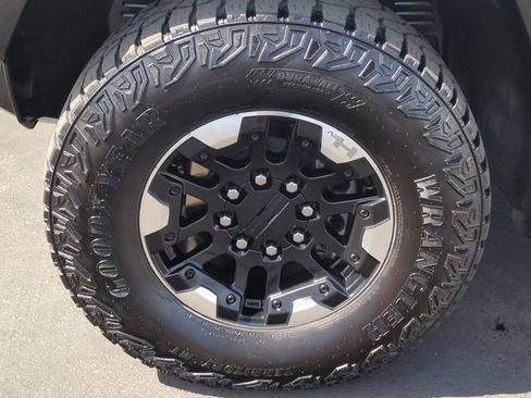 Used 2024 GMC Hummer EV 2X w/ Extreme Off-Road Package AWD/4WD image 33