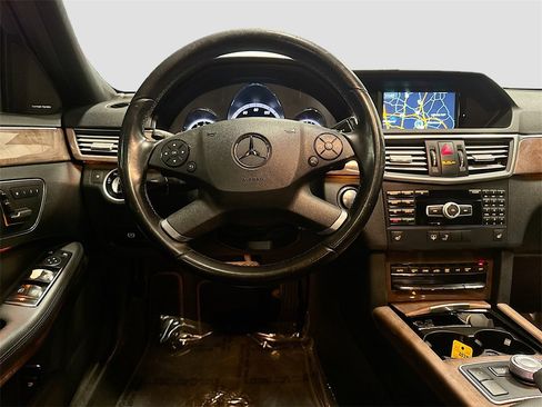 Used 2012 Mercedes-Benz E 350 4MATIC Sedan image 27