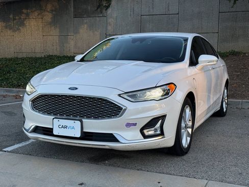 Used 2019 Ford Fusion Energi Titanium FWD image 3