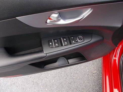 Used 2023 Kia Forte LXS w/ LXS Technology Package FWD image 27