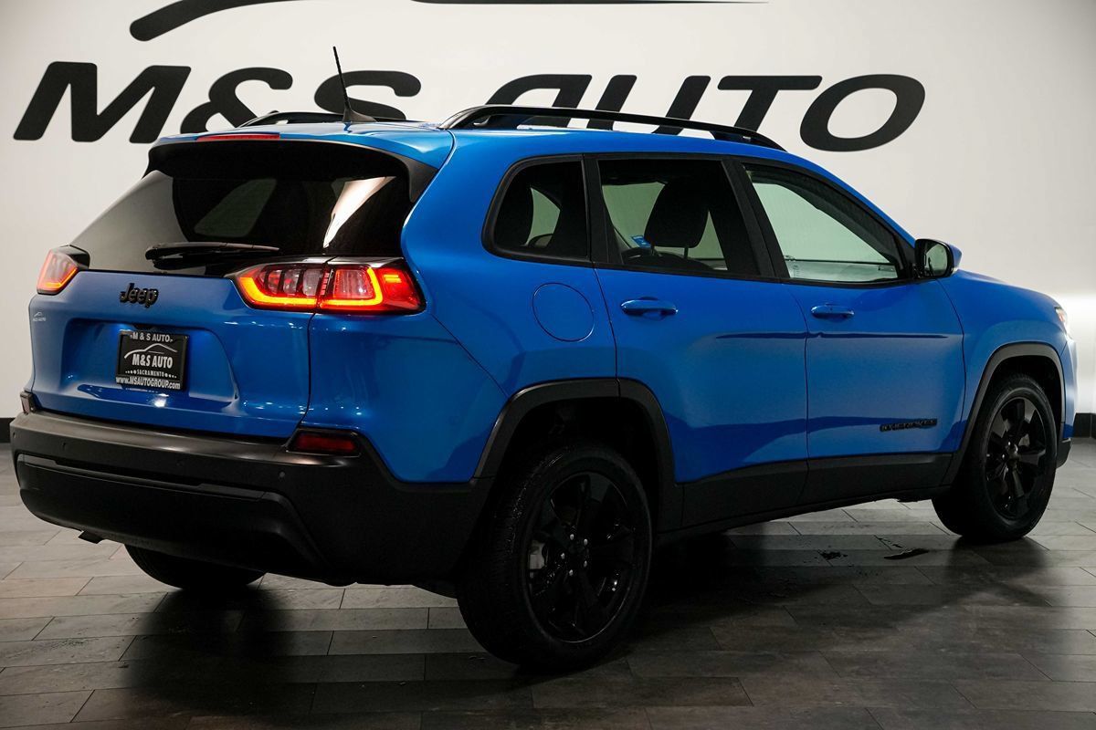 Used 2020 Jeep Cherokee Latitude Plus FWD image 4