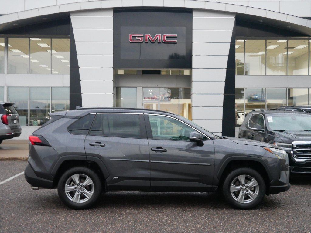 Used 2024 Toyota RAV4 LE AWD/4WD image 2