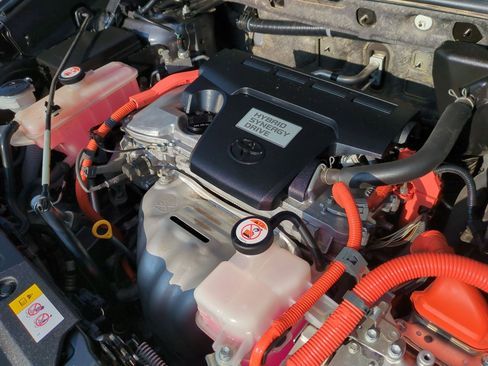 Used 2017 Toyota RAV4 XLE image 36