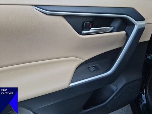 Used 2022 Toyota RAV4 XLE Premium FWD image 29