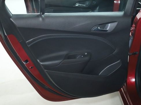 Used 2018 Chevrolet Cruze Premier image 13