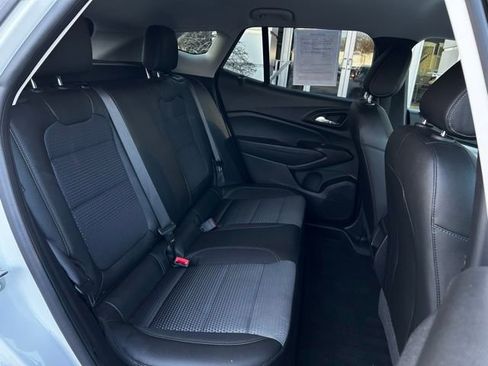 Used 2024 Chevrolet Trax LT FWD image 30