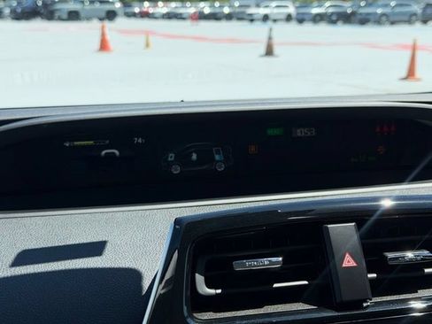Certified 2021 Toyota Prius XLE w/ Advanced Technology Package AWD/4WD image 27