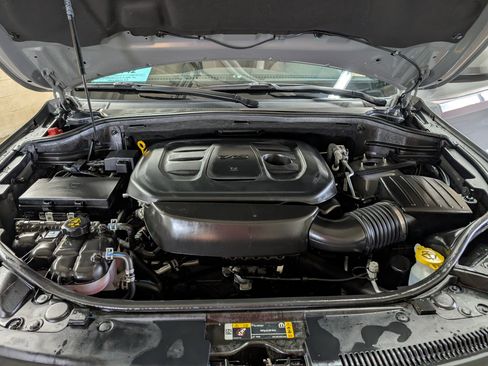 Used 2022 Jeep Grand Cherokee Laredo X image 5