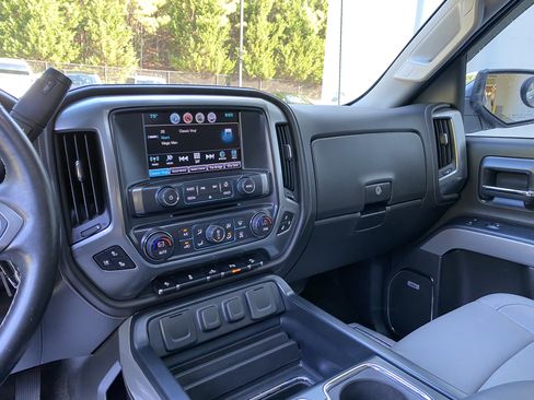 Used 2017 Chevrolet Silverado 1500 LTZ Z71 w/ LTZ Plus Package AWD/4WD image 24