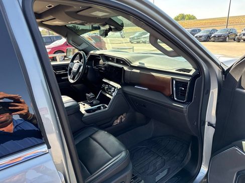 Used 2024 GMC Sierra 1500 Denali w/ Technology Package AWD/4WD image 14