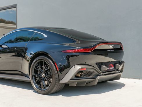 Used 2020 Aston Martin V8 Vantage Coupe RWD image 21