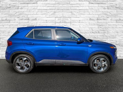 Used 2025 Hyundai Venue SEL FWD image 7