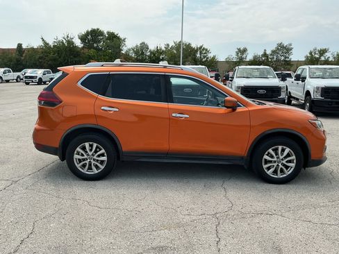 Used 2018 Nissan Rogue SV AWD/4WD image 7