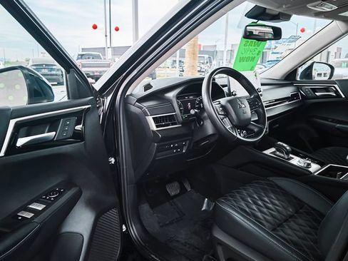 Used 2023 Mitsubishi Outlander SEL AWD/4WD image 15