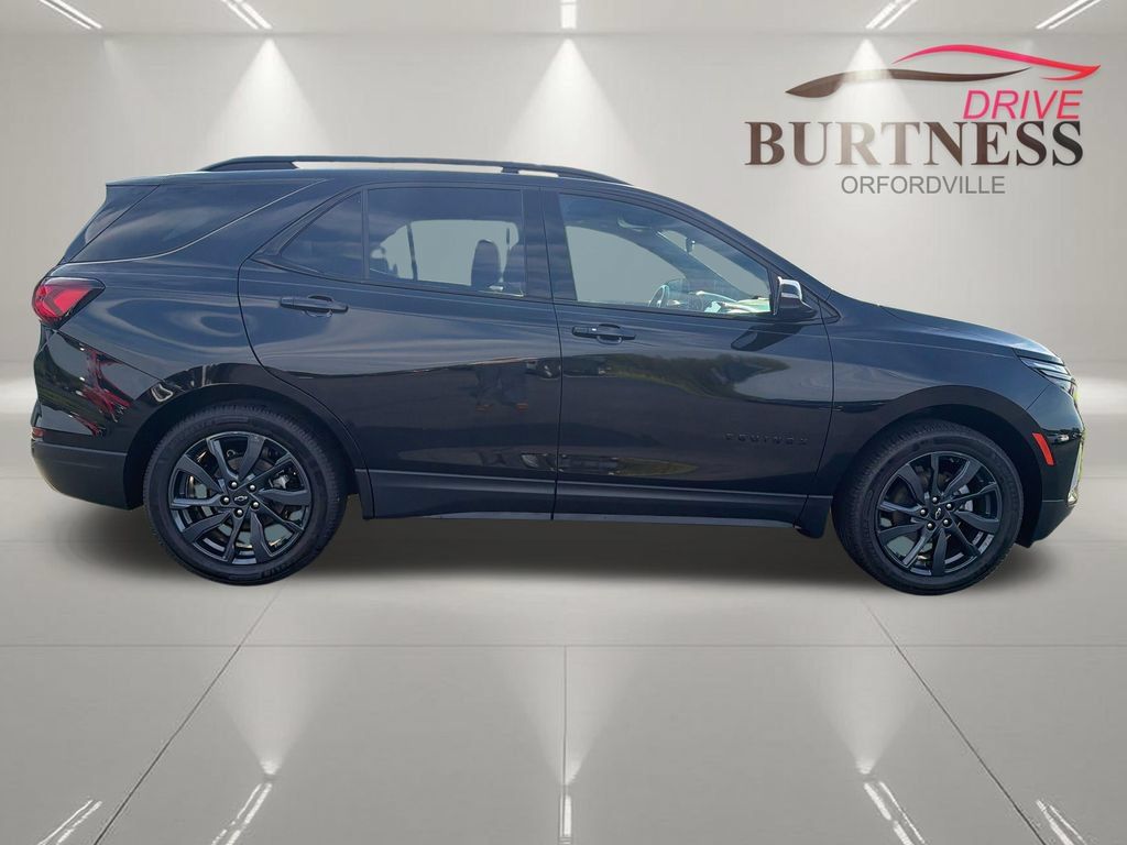 Certified 2022 Chevrolet Equinox RS w/ RS Leather Package AWD/4WD image 9