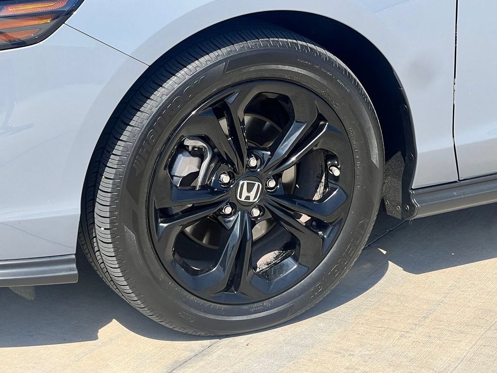 Used 2025 Honda Accord SE image 7
