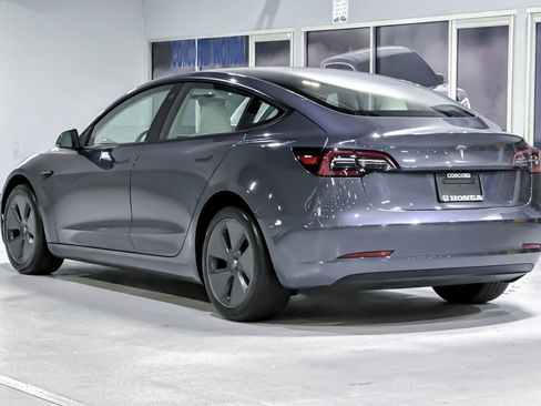 Used 2023 Tesla Model 3 Standard Range RWD image 3