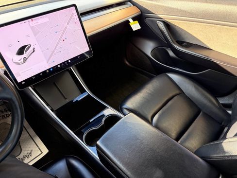 Used 2018 Tesla Model 3 Long Range image 14