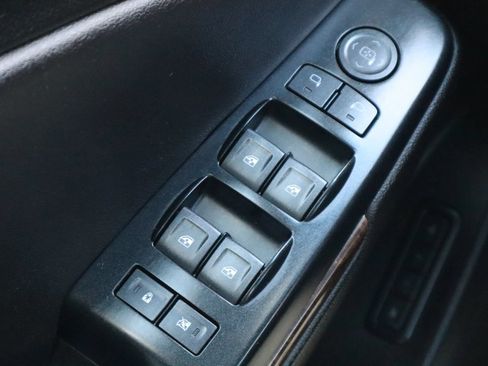 Used 2020 Chevrolet Suburban LT AWD/4WD image 31