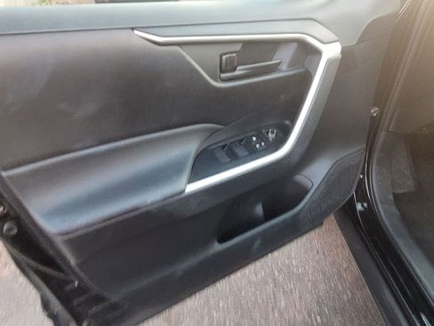 Used 2025 Toyota RAV4 LE image 10