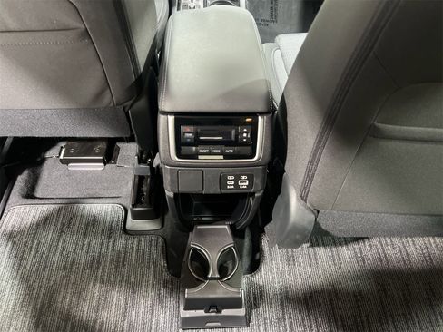 Used 2024 Subaru Ascent Premium w/ Convenience Package image 20