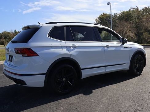 Certified 2023 Volkswagen Tiguan SE R-Line image 7