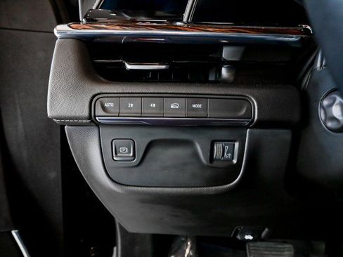 Used 2023 Cadillac Escalade ESV Premium Luxury image 46