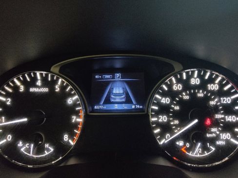 Used 2020 Nissan Pathfinder SL AWD/4WD image 23